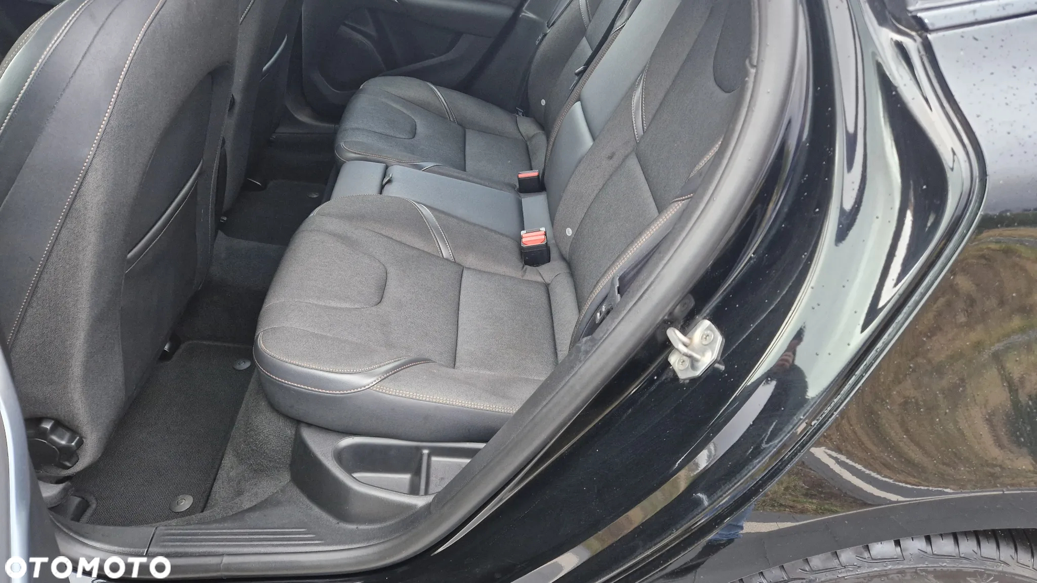 Volvo V40 - 25