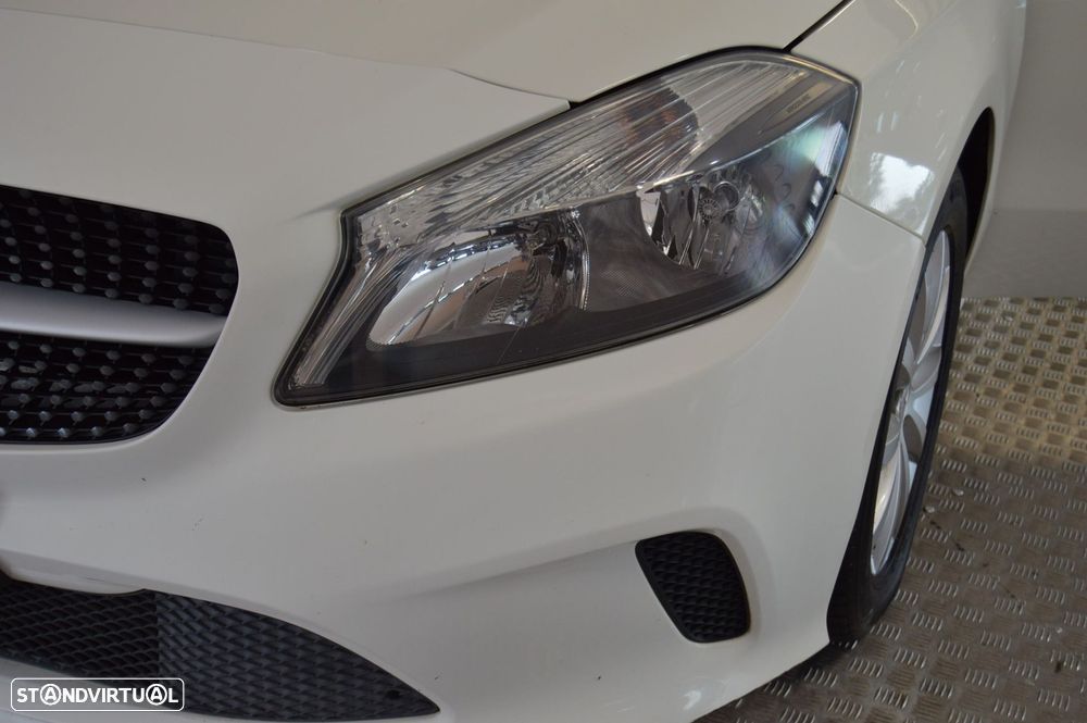 Mercedes-Benz A 160 d Activity Edition - 17