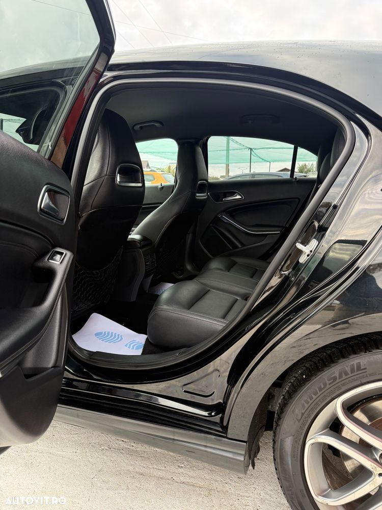 Mercedes-Benz A 220 d 4Matic 7G-DCT AMG Line - 30