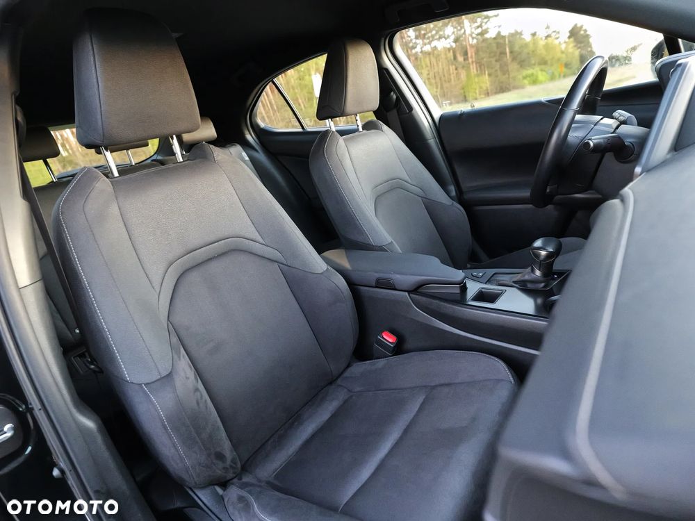 Lexus UX 250h GPF Elegance 2WD - 24