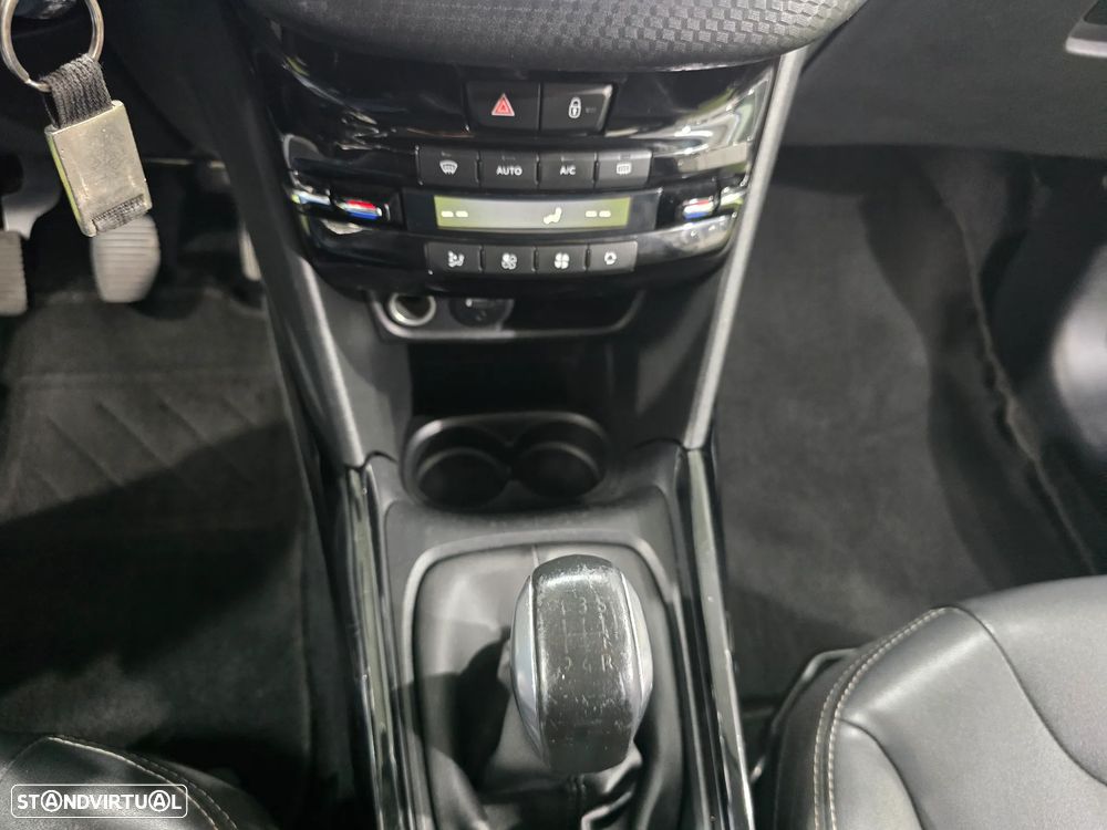 Peugeot 2008 1.6 BlueHDi Allure - 16