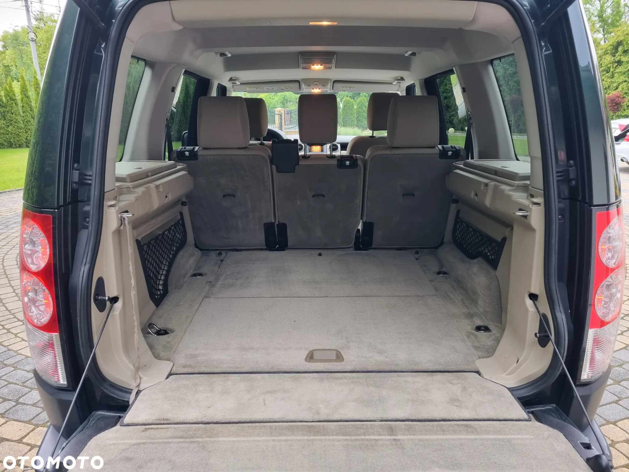 Land Rover Discovery IV 2.7D V6 S - 8