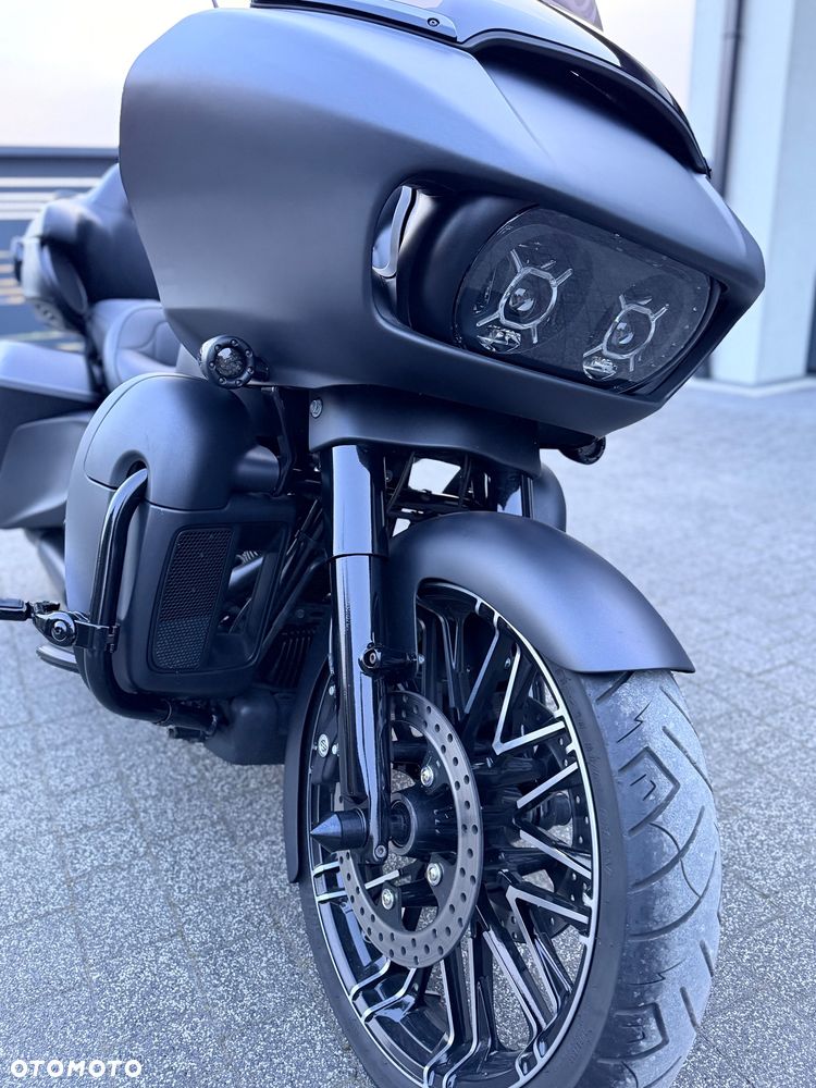 Harley-Davidson Touring Road Glide - 23