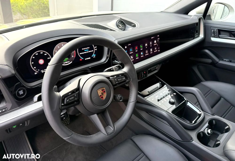 Porsche Cayenne Coupe E-Hybrid - 3