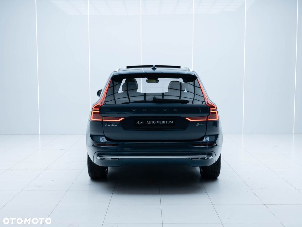 Volvo XC 60 B4 D AWD Ultimate Bright - 12