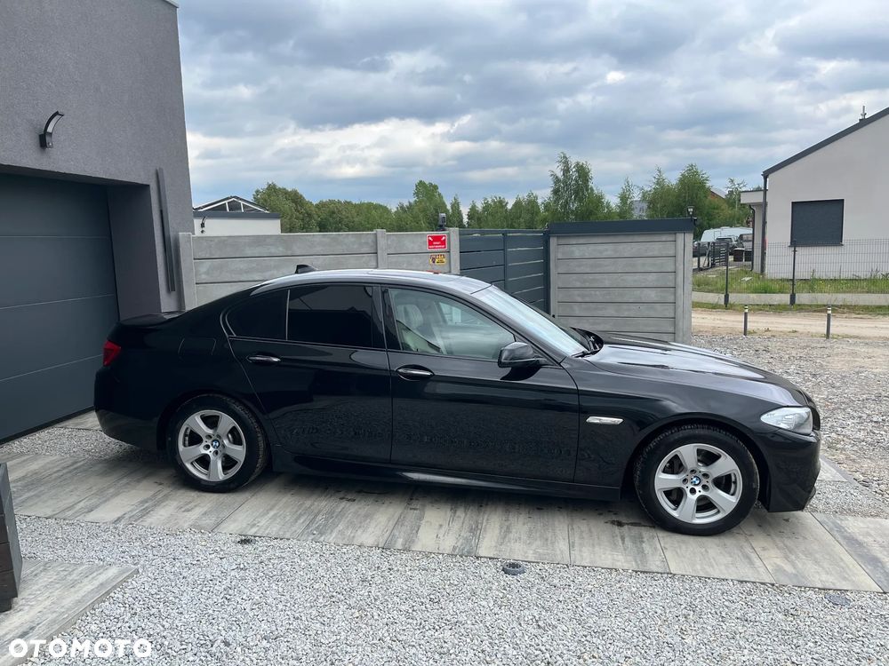 BMW Seria 5 530d xDrive Sport-Aut Luxury Line - 7