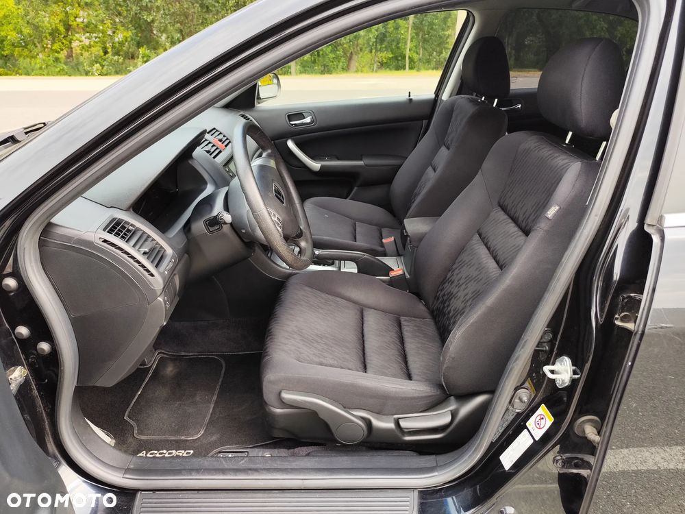 Honda Accord 2.0 Comfort - 12