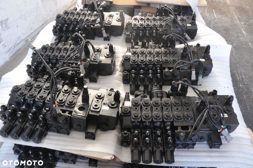 ROZDZIELACZ HYDRAULICZNY WALVOIL MANITOU MT1440 MT1840 NOWY !!! 113700082 - 4