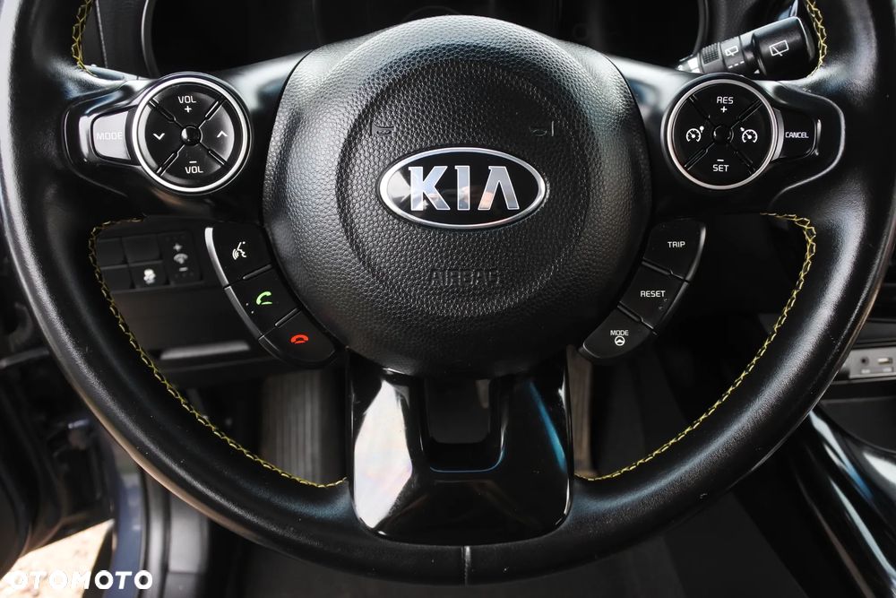 Kia Soul 1.6 CRDI Dream Team Edition - 17