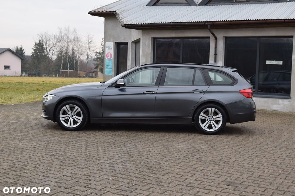 BMW Seria 3 320d xDrive Sport Line - 3