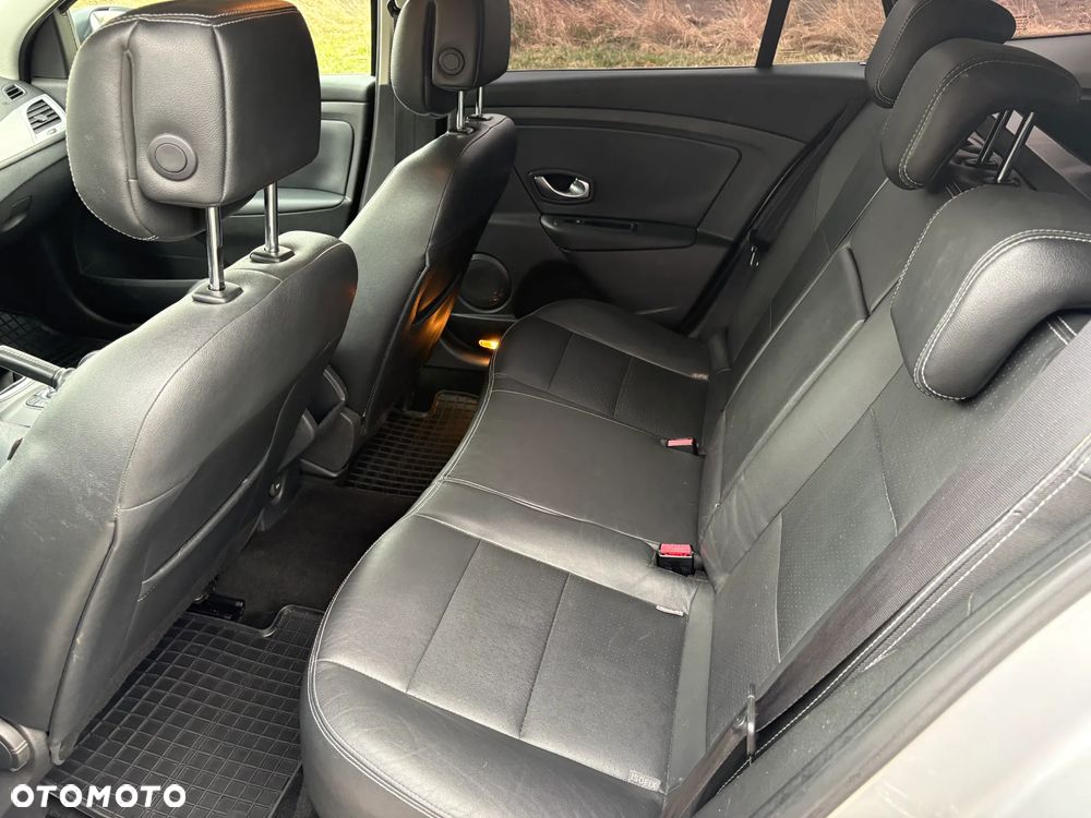 Renault Megane TCe 180 GT - 13