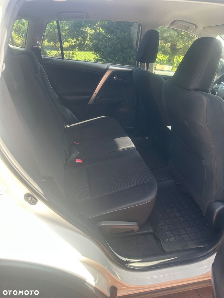 Toyota RAV4 - 16