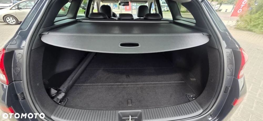 Hyundai i30 1.5 T-GDI 48V-Hybrid EDITION 30 - 32