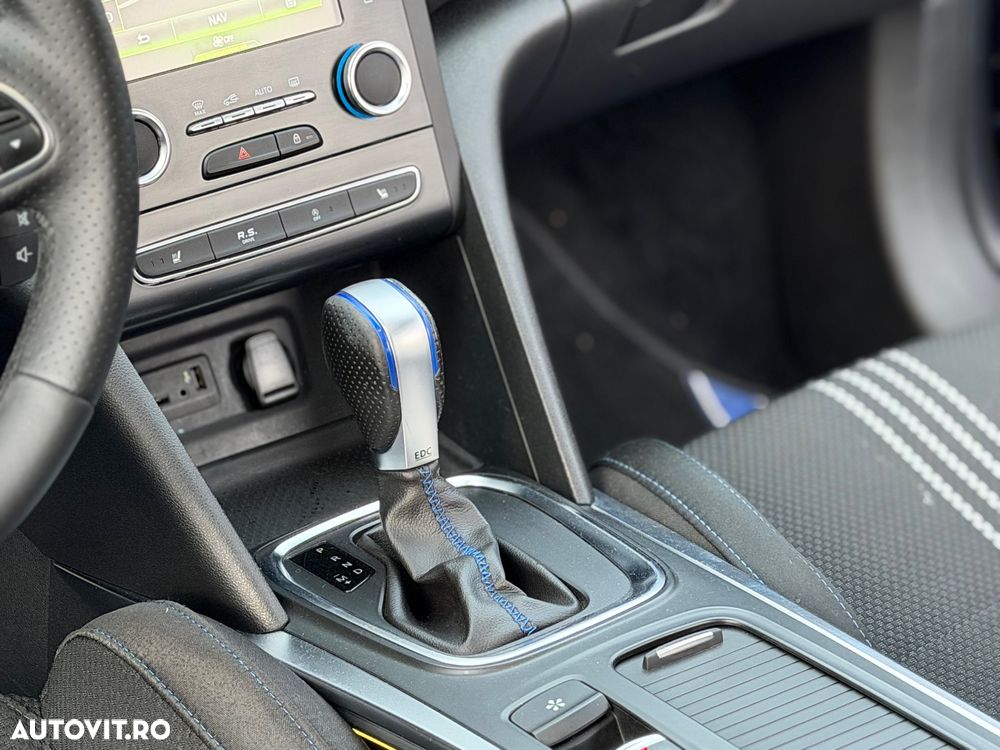 Renault Megane ENERGY TCe 205 EDC GT - 40