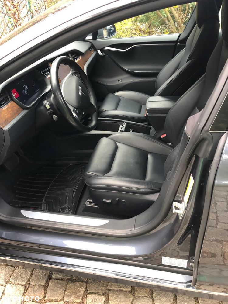 Tesla Model S - 13