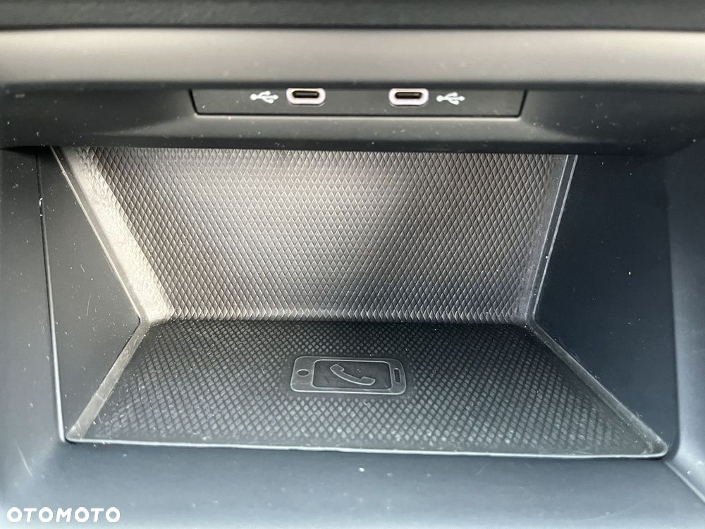 Volkswagen Golf VIII 2.0 TDI Life - 30