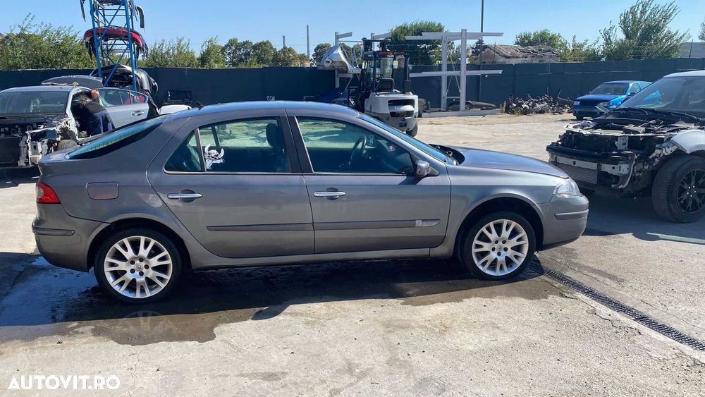Dezmembram Renault Laguna 2 2006 berlina 1.9 - 2