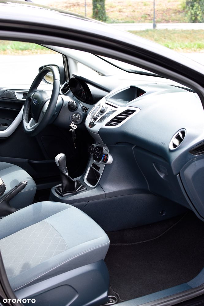 Ford Fiesta 1.25 SYNC Edition - 28