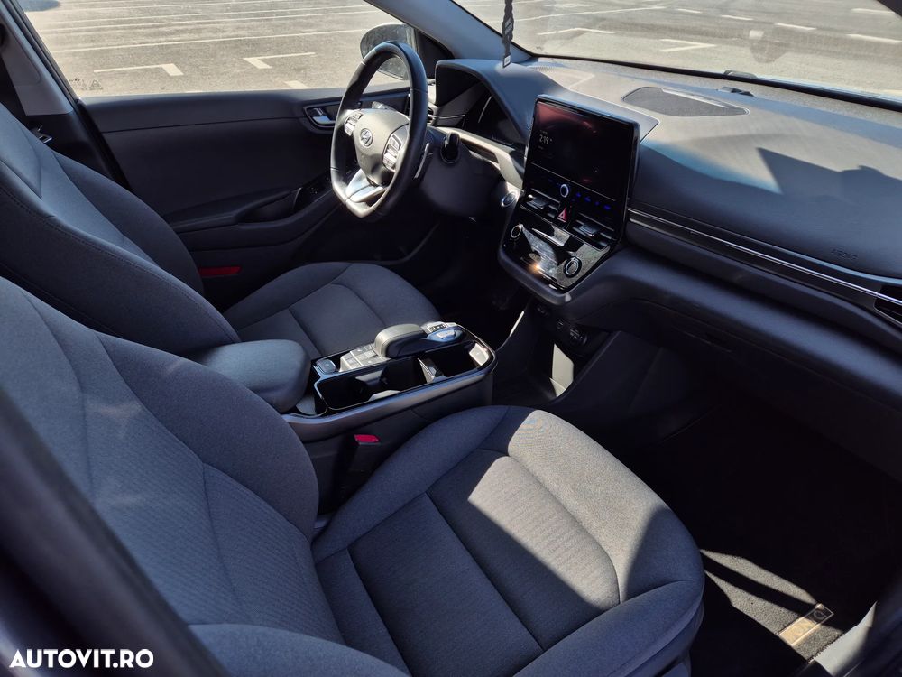Hyundai IONIQ - 10
