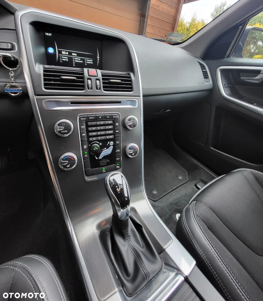 Volvo XC 60 D4 Drive-E Momentum - 6