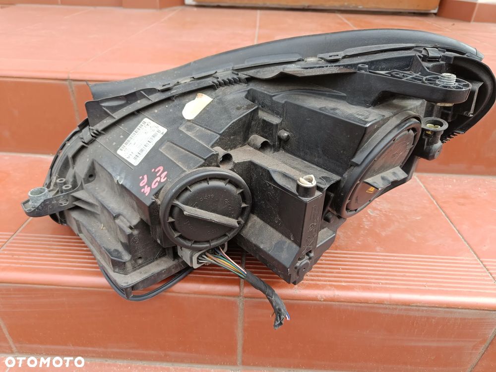 MERCEDES W204 Coupe Lift Lampa Xenon Skrętny ILS Prawa Lewa Przód Przednia - 19