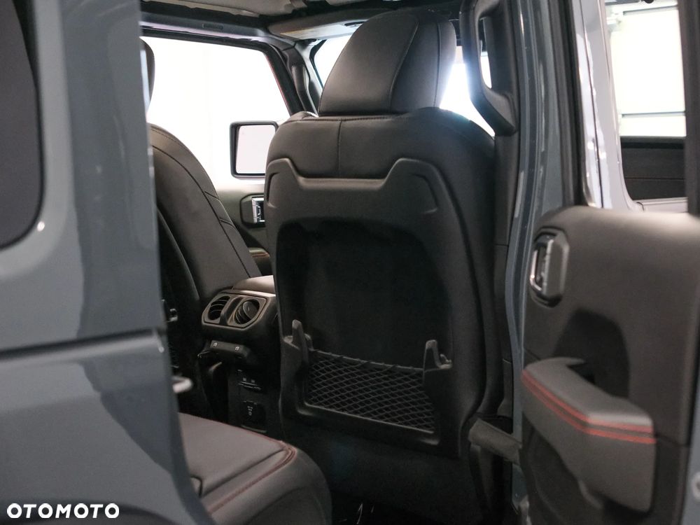 Jeep Wrangler - 35