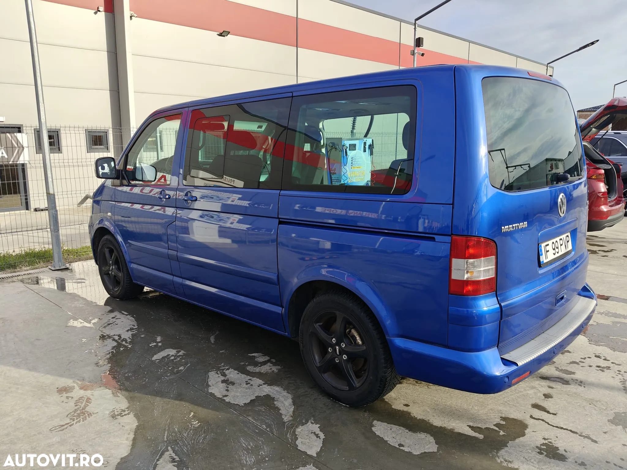 Volkswagen Multivan - 21