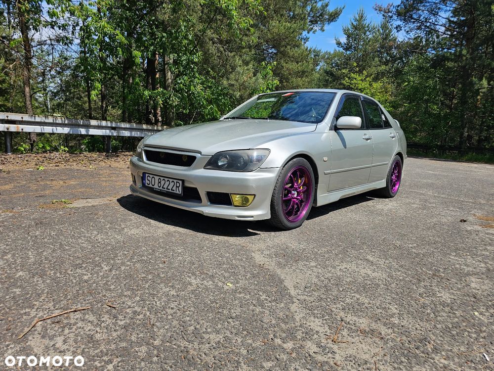 Lexus IS