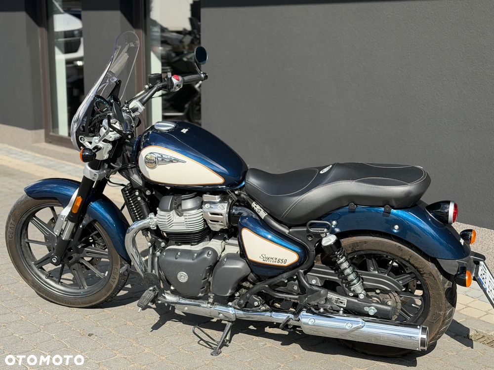Royal Enfield Super Meteor - 12