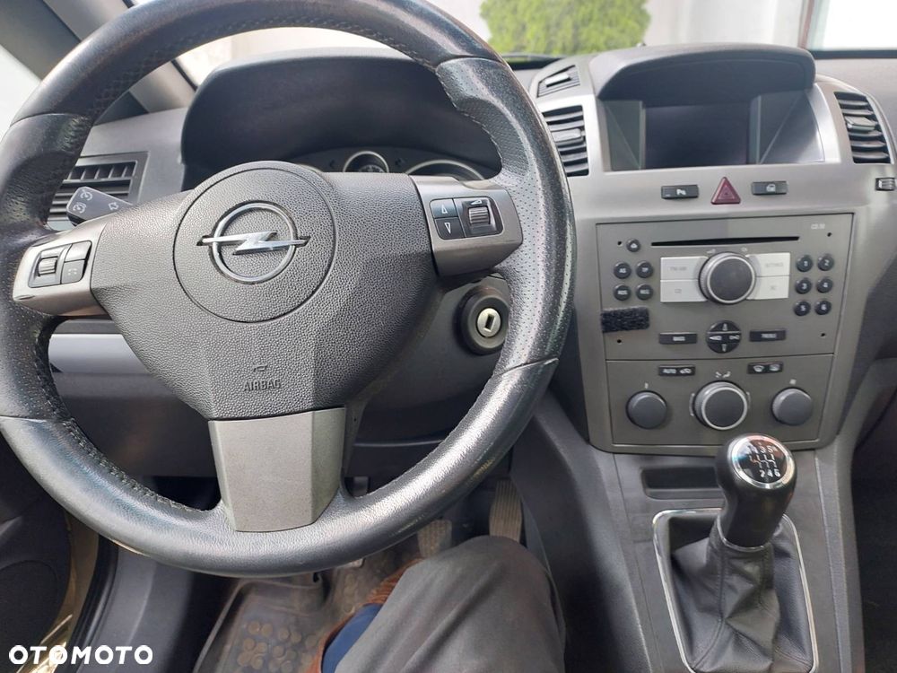 Opel Zafira - 11