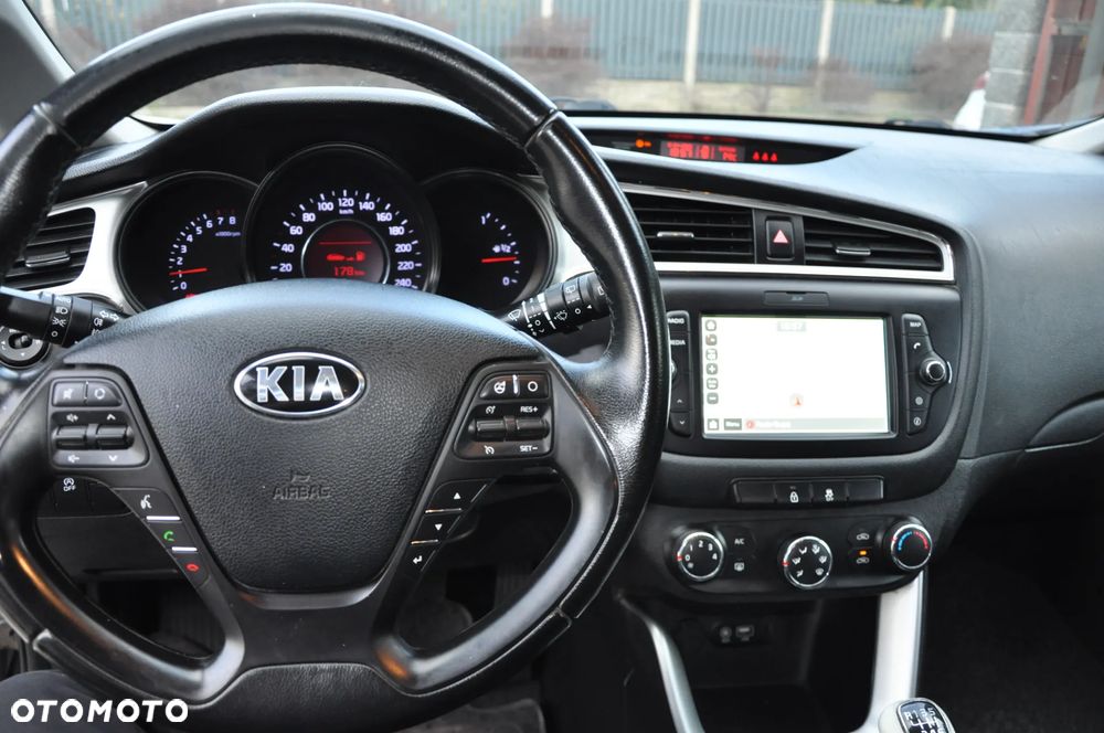 Kia Ceed 1.4 L - 33