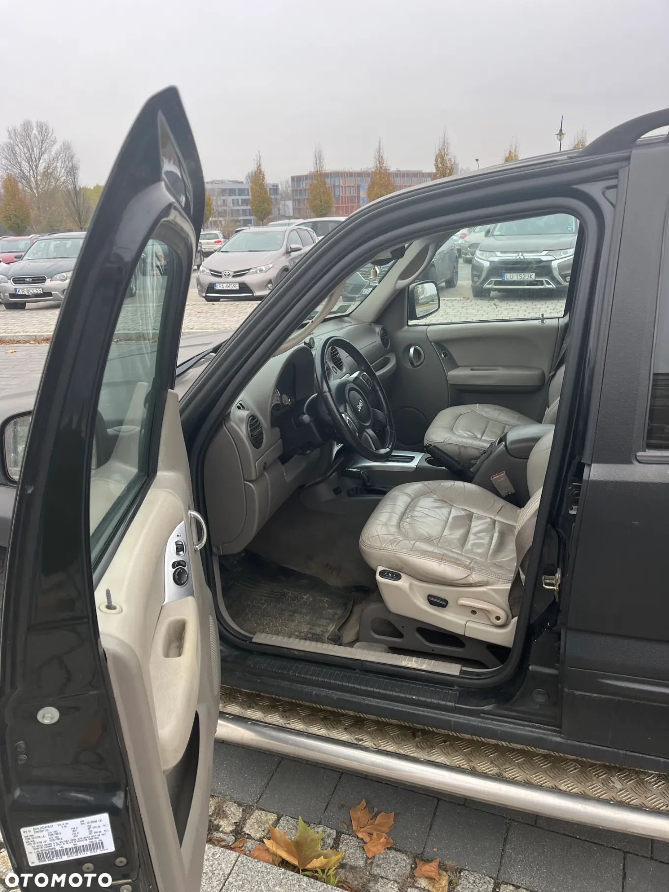 Jeep Liberty 3.7 4x4 - 12