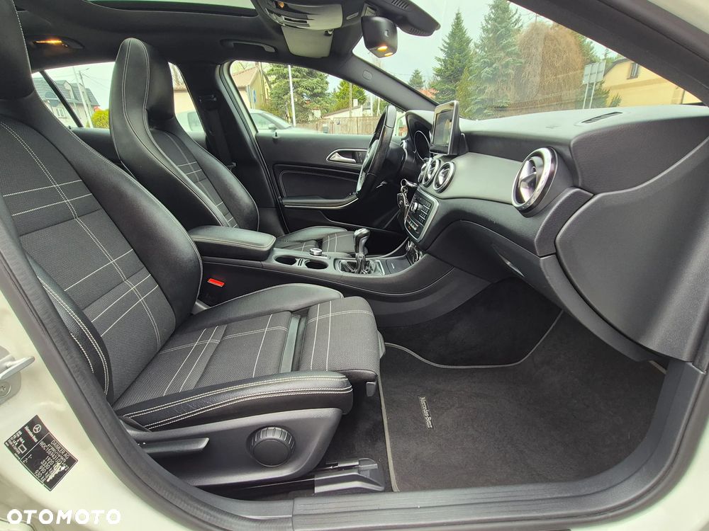 Mercedes-Benz GLA 200 Urban - 33