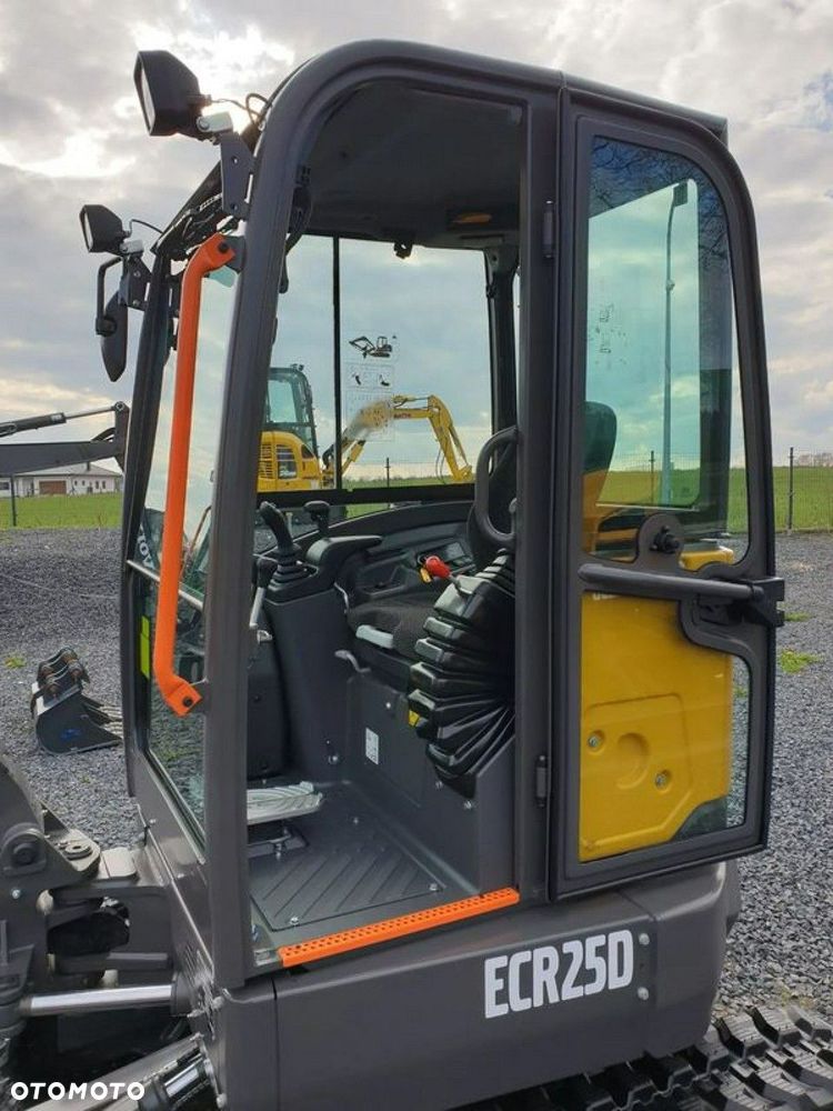 Volvo ECR25D NOWA DOSTĘPNA OD RĘKI, SZYBKOZŁĄCZE, DŁUGIE RAMIĘ, OBRÓT W OBRYSIE - 28