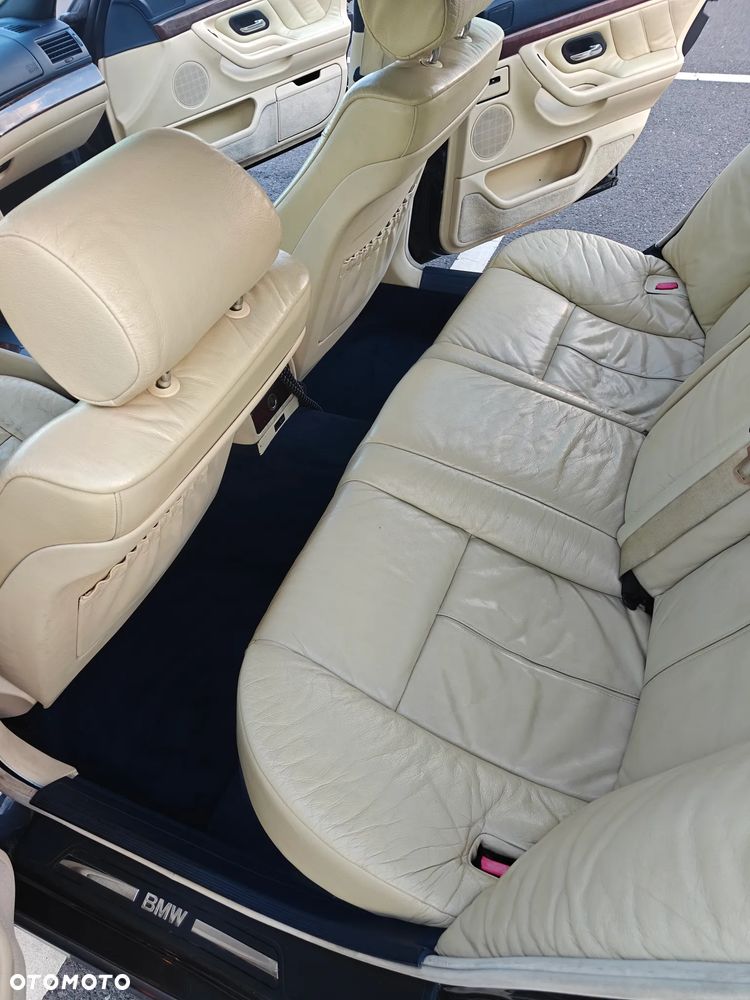 BMW Seria 7 - 24