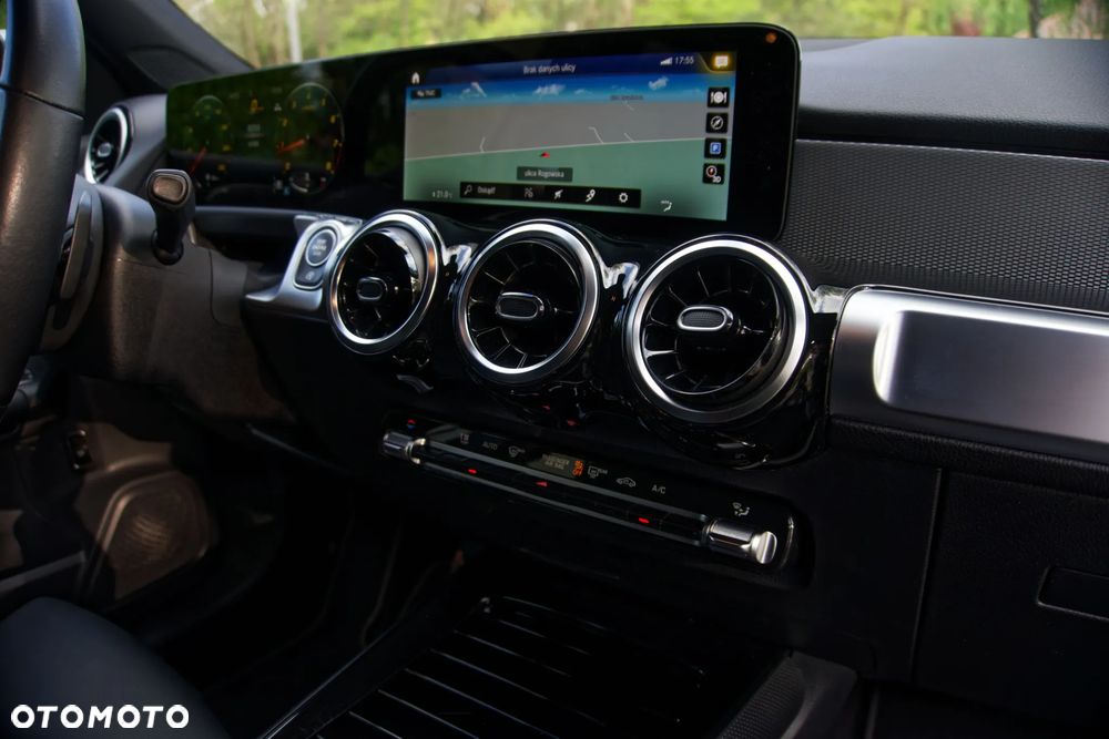 Mercedes-Benz GLB 200 7G-DCT - 21