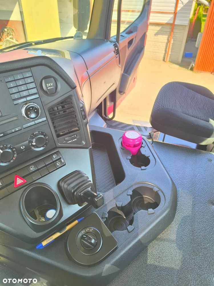 Mercedes-Benz Arocs - 16