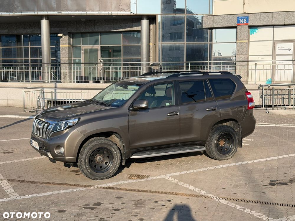 Toyota Land Cruiser - 1