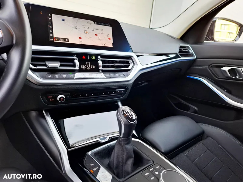 BMW Seria 3 320d Sport Line Shadow - 16