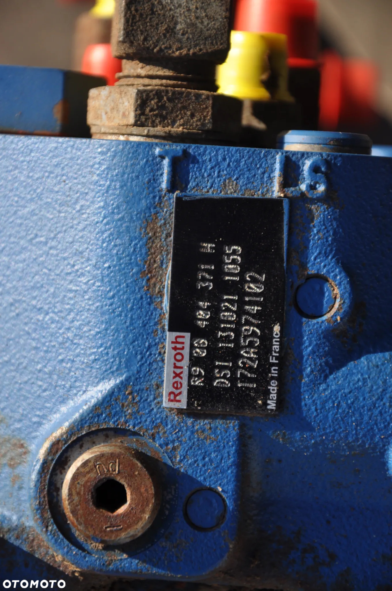 Rozdzielacz hydrauliczny Yanmar SV 15 SV 17 - 5