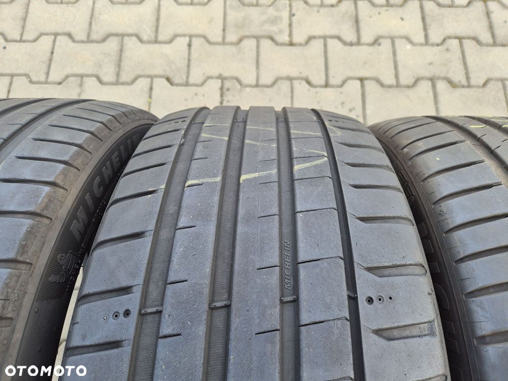 Opony Michelin 245 40 R19 - 5