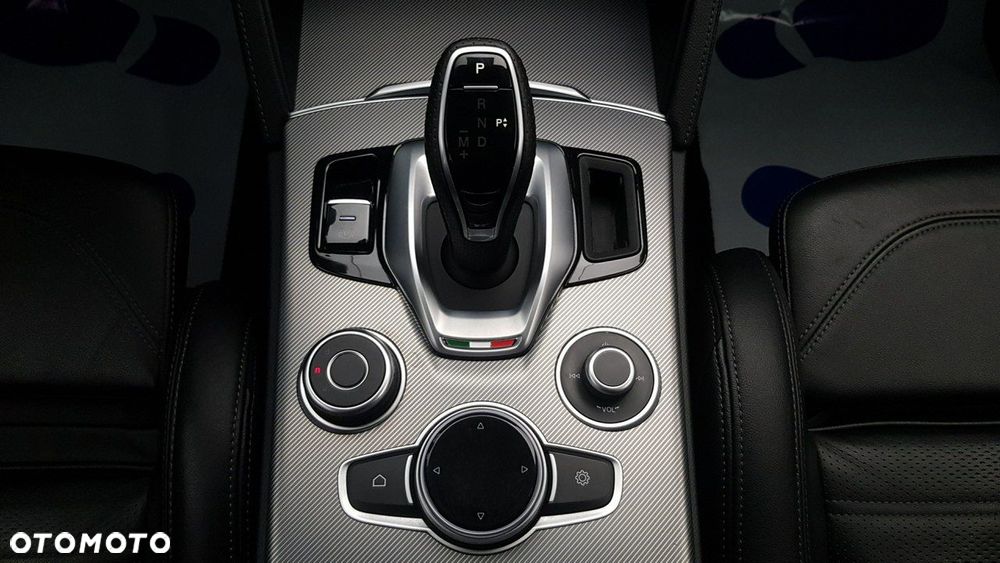 Alfa Romeo Stelvio - 25