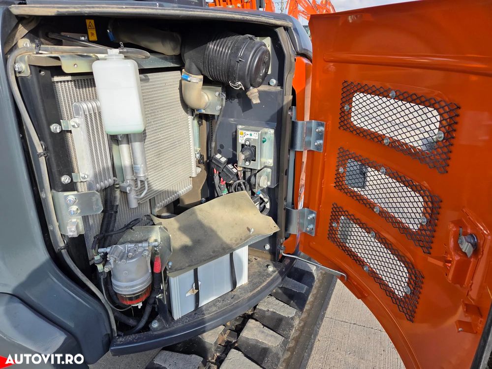 Hitachi ZX55, 2023, 879h, 5,5 tone, CUPLA RAPIDA+3 CUPE NOI, senile cauciuc 90% bune, Inst picon pe brate, A dous inst hidr pe brate, Aer conditionat, Ad sapare 5m, STARE CA NOU, posibilitate leasing-PROMOTIE 46.900 EUR+tva - 15