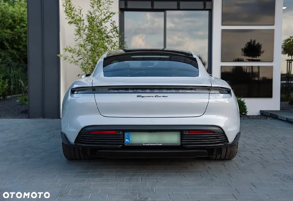 Porsche Taycan Turbo - 4