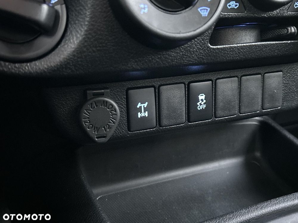 Toyota Hilux 2.4 D-4D Double Cab DLX 4x4 - 19