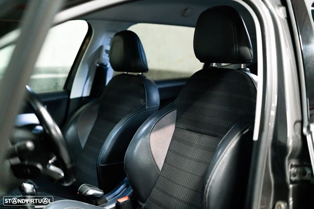 Peugeot 2008 1.2 PureTech Allure - 38