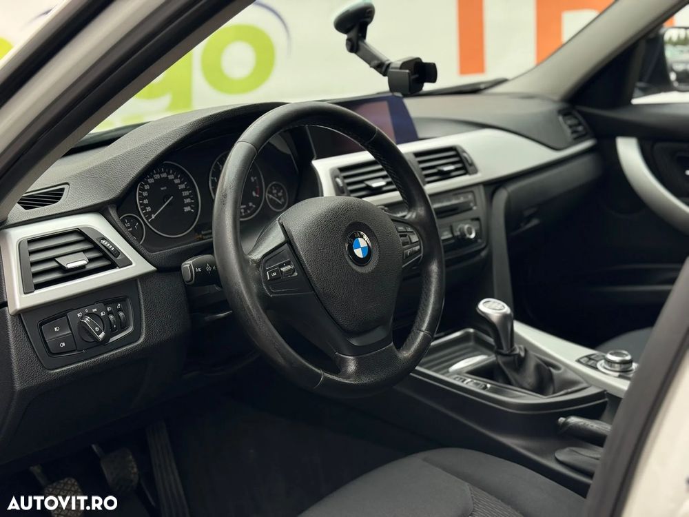 BMW Seria 3 318d - 34
