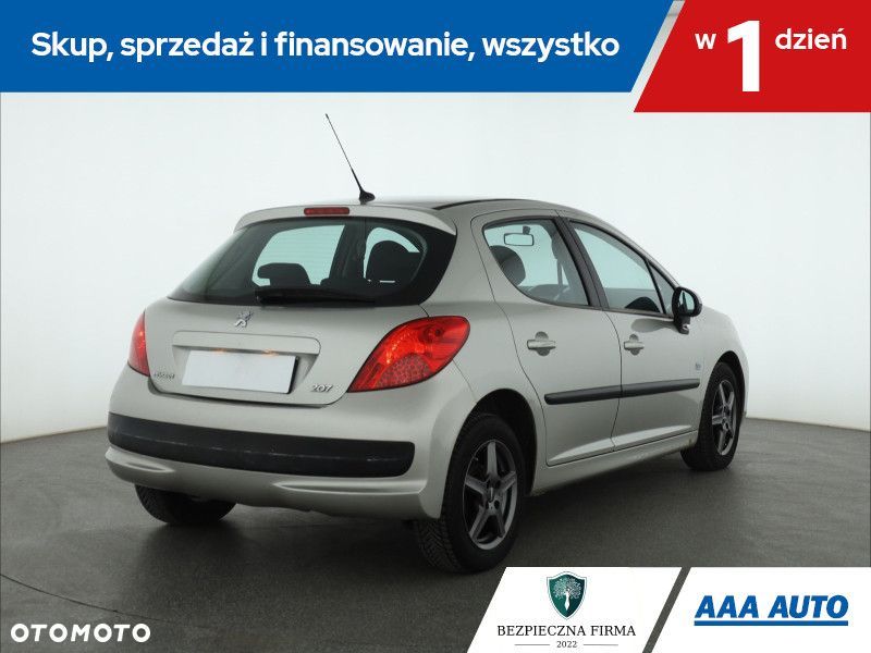 Peugeot 207 - 6