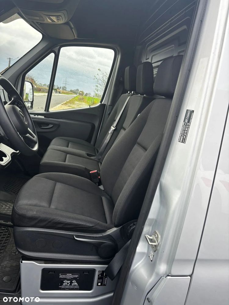 Mercedes-Benz Sprinter - 17
