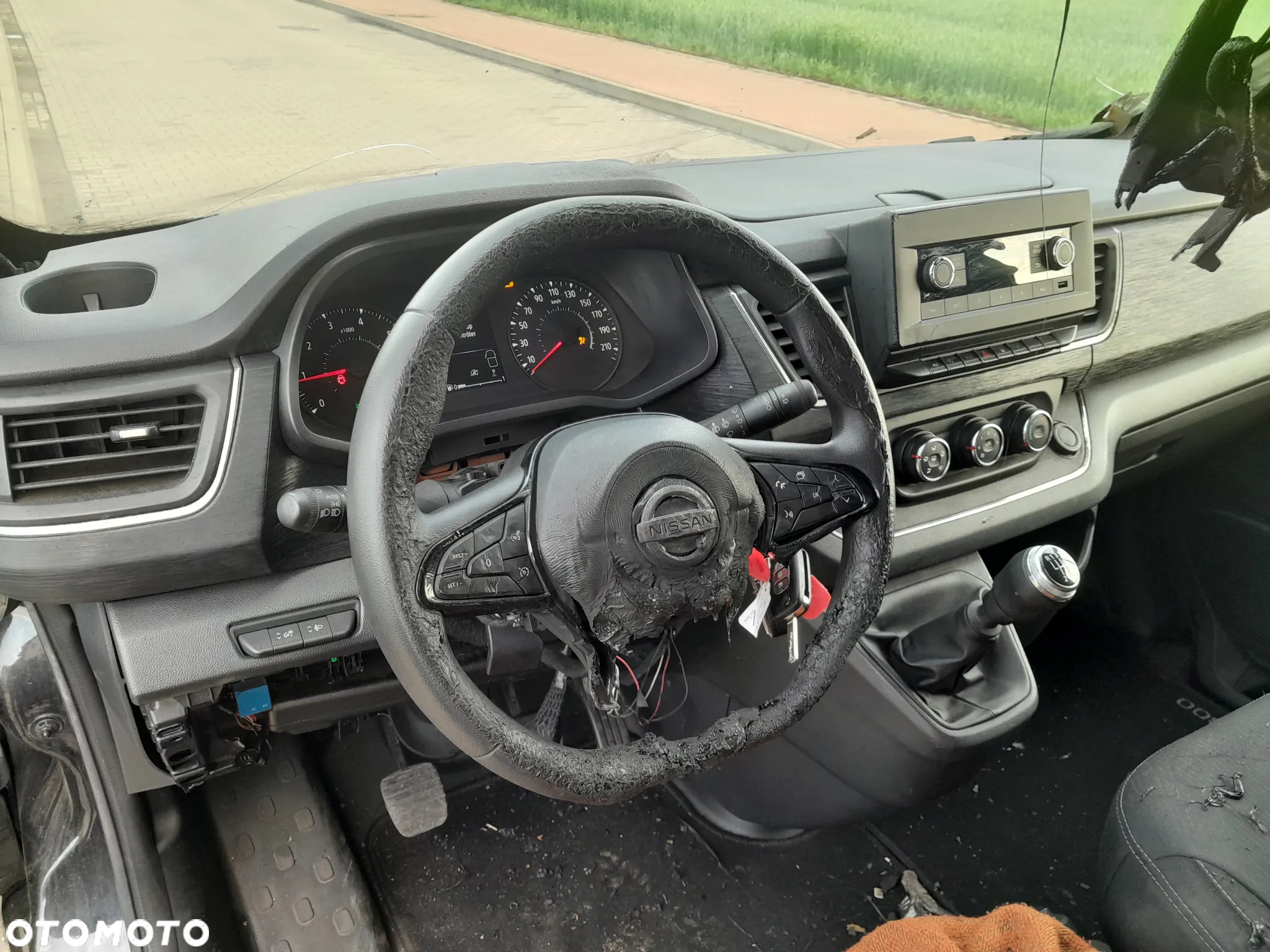 Nissan NV300 - 13